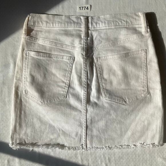 Gap Denim Women’s Jeans Mini skirt size 25 Regular, White, Frayed Hem - Picture 9 of 9
